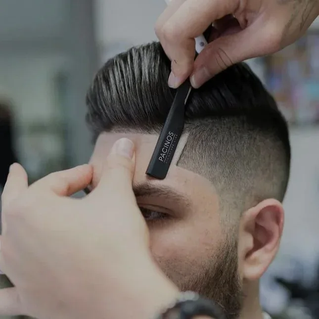 Razor line up on hairline